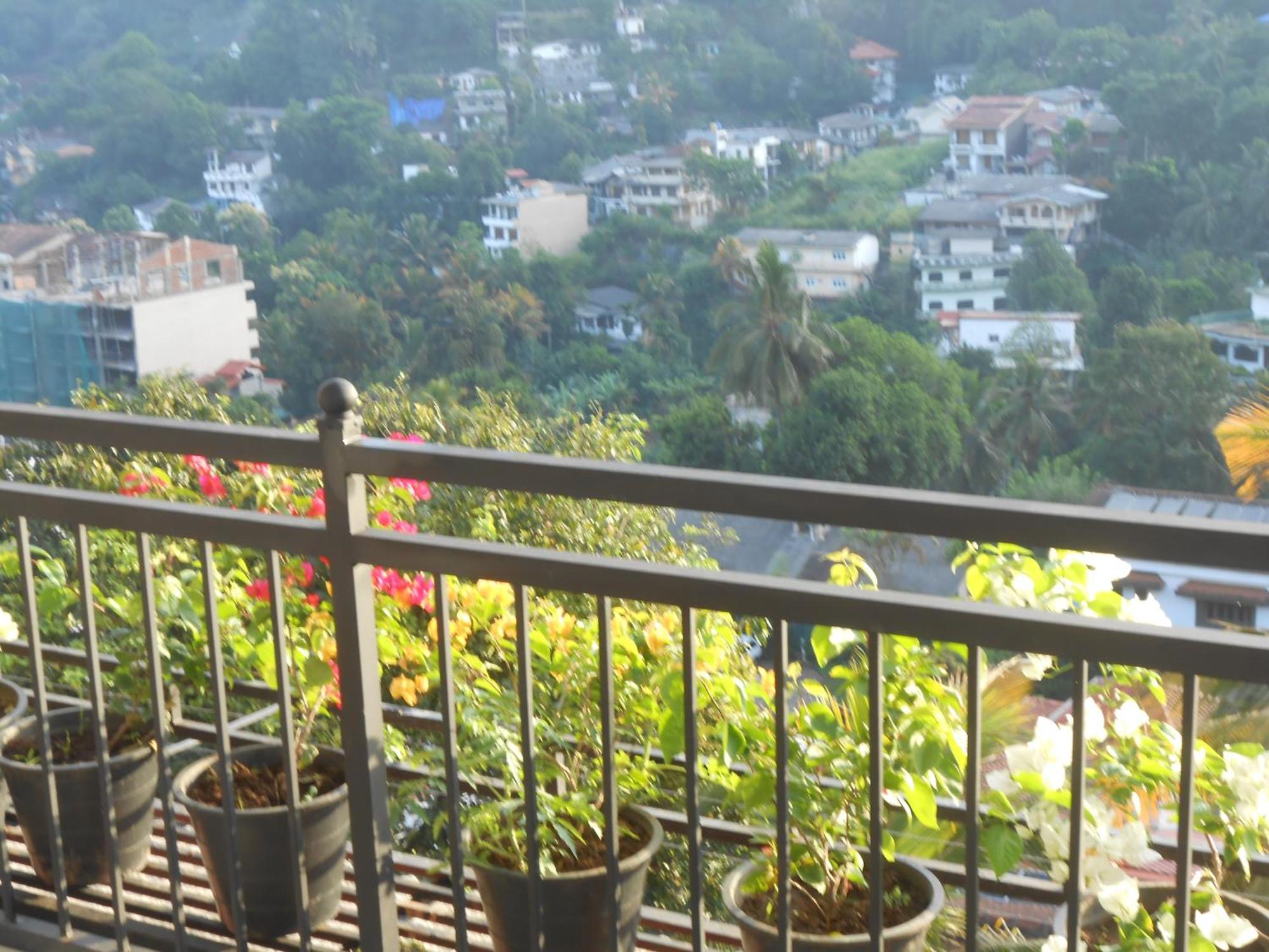 Luxury Apartment The Walkers Nest Kandy Eksteriør bilde