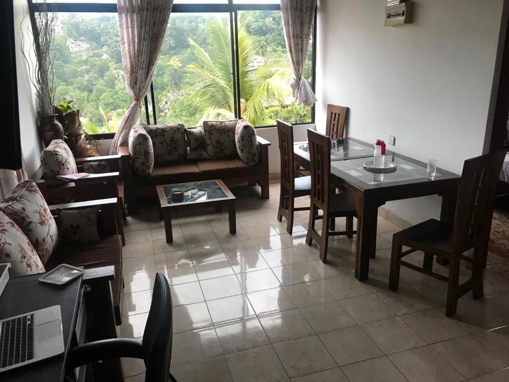 Luxury Apartment The Walkers Nest Kandy Eksteriør bilde