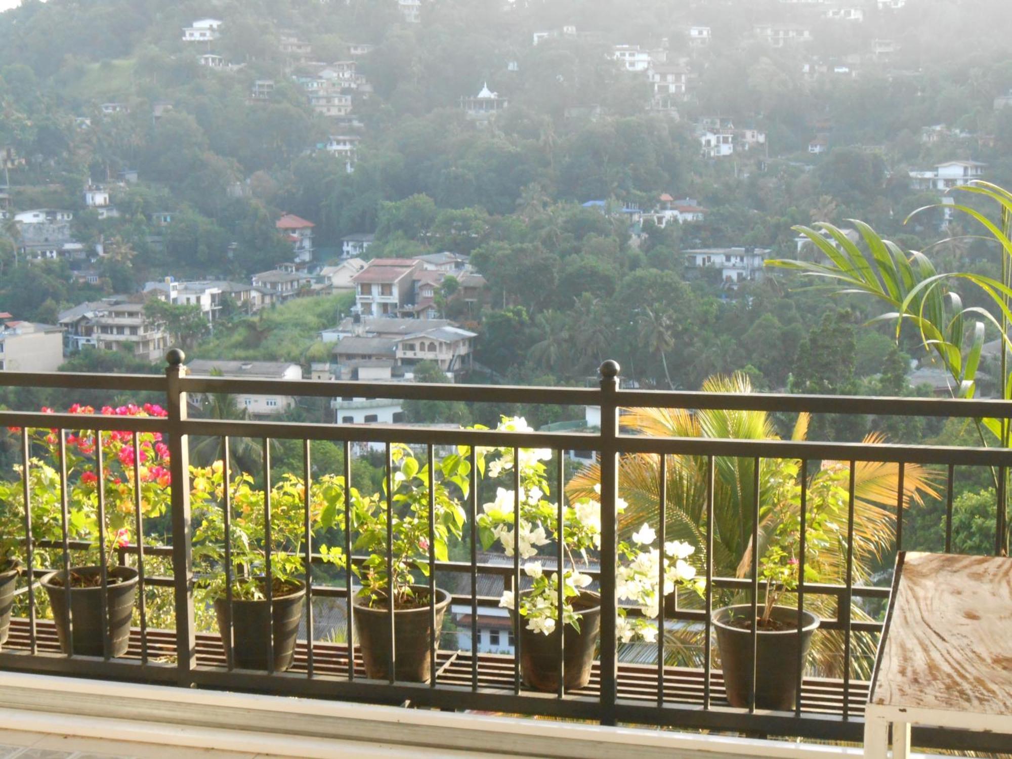 Luxury Apartment The Walkers Nest Kandy Eksteriør bilde